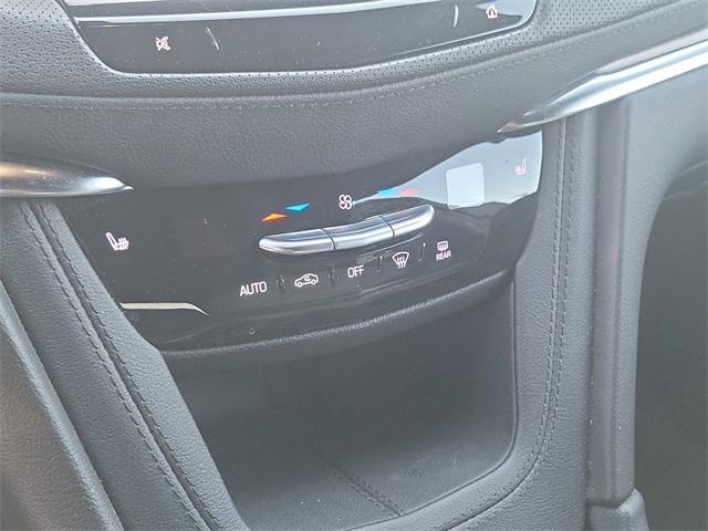 used 2022 Cadillac XT5 car, priced at $27,500