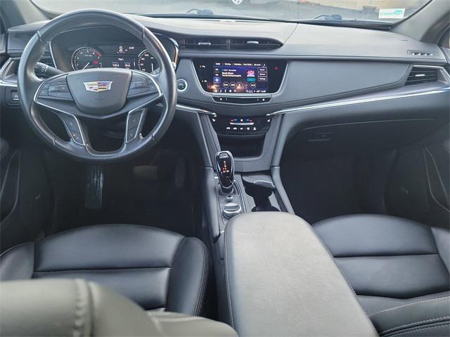 used 2022 Cadillac XT5 car, priced at $27,500