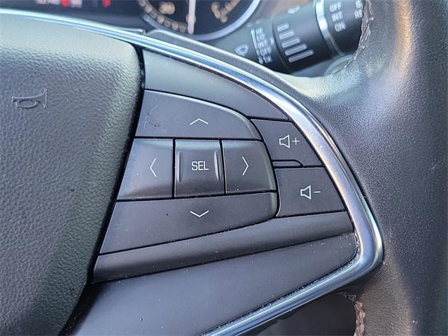 used 2022 Cadillac XT5 car, priced at $27,500