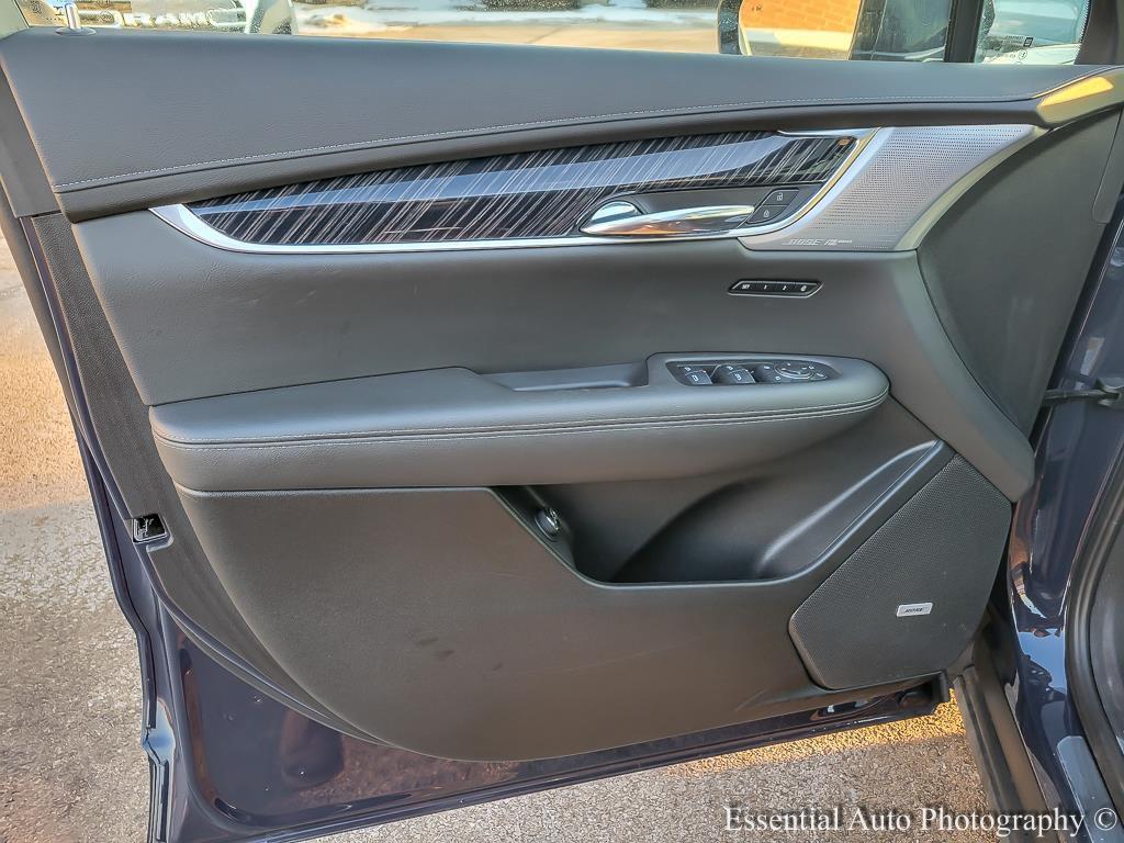 used 2025 Cadillac XT6 car, priced at $41,277