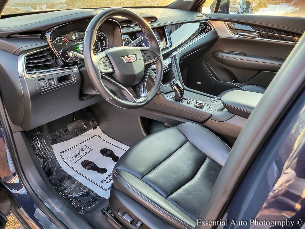 used 2025 Cadillac XT6 car, priced at $41,277