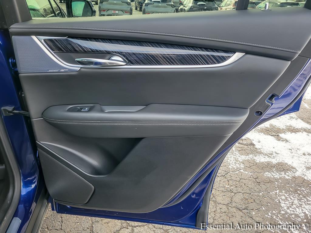 used 2025 Cadillac XT6 car, priced at $39,997