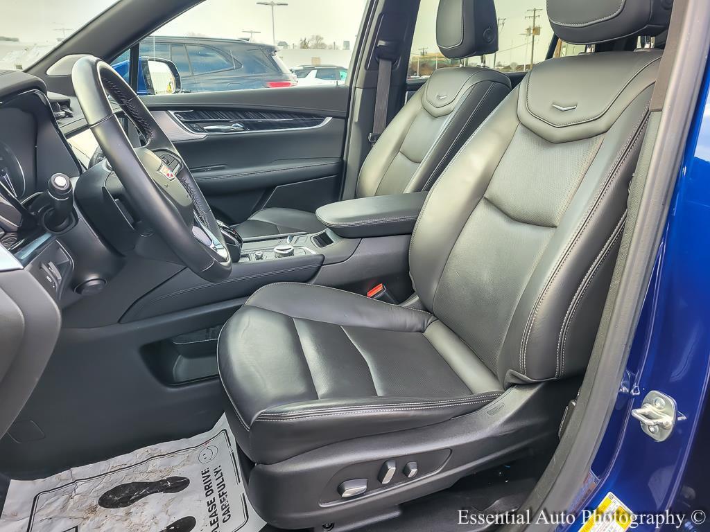 used 2025 Cadillac XT6 car, priced at $39,997