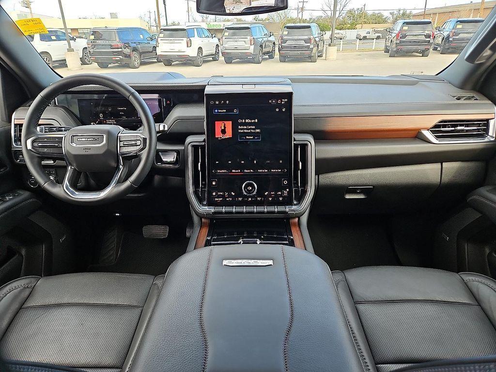 used 2025 GMC Yukon car, priced at $69,997