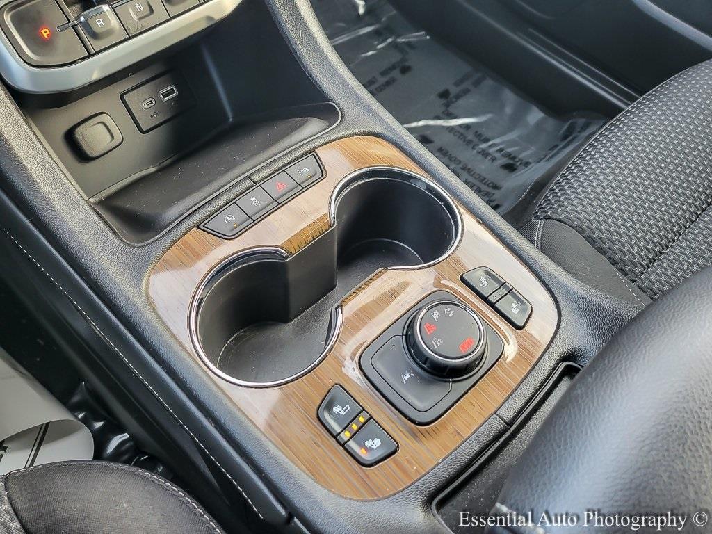 used 2022 GMC Acadia car, priced at $25,197