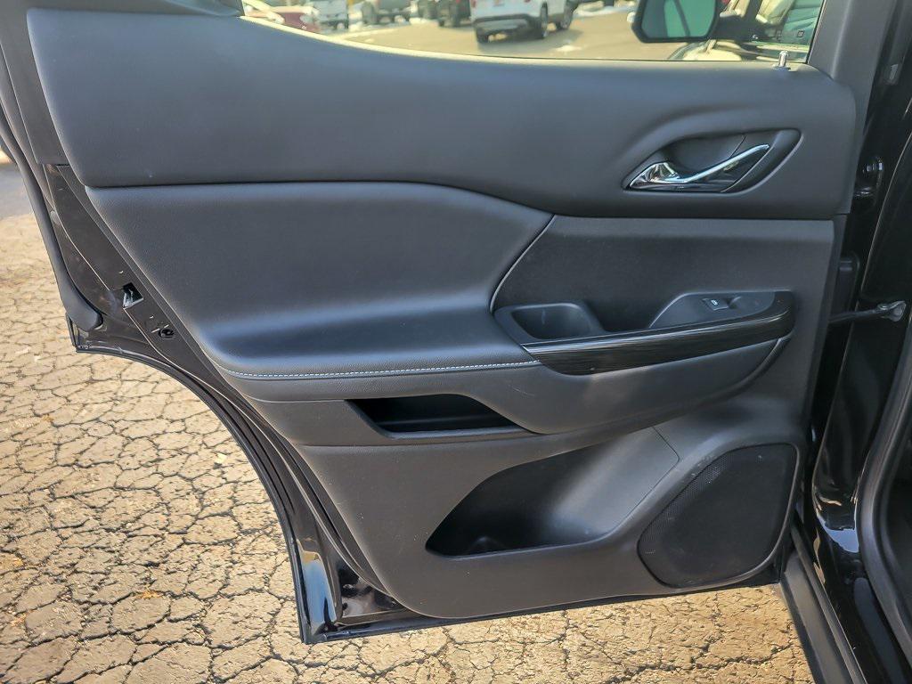 used 2023 GMC Acadia car, priced at $32,997