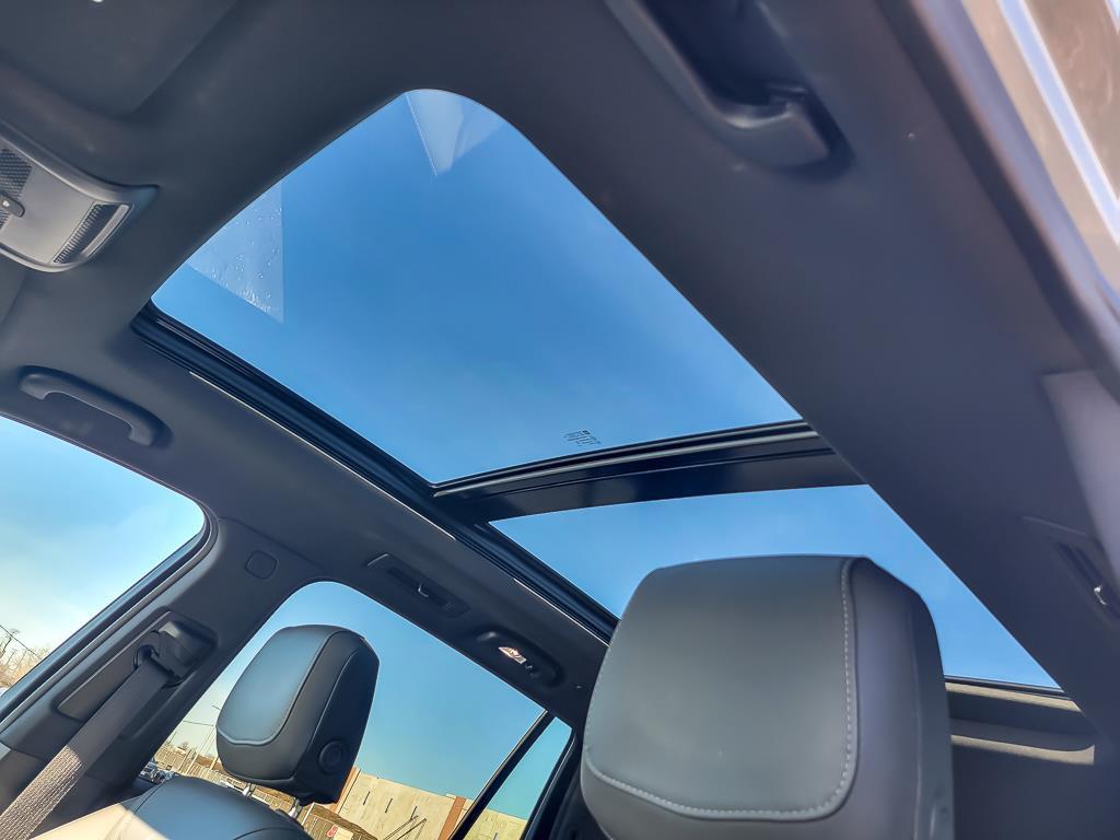 used 2025 Cadillac XT6 car, priced at $41,377