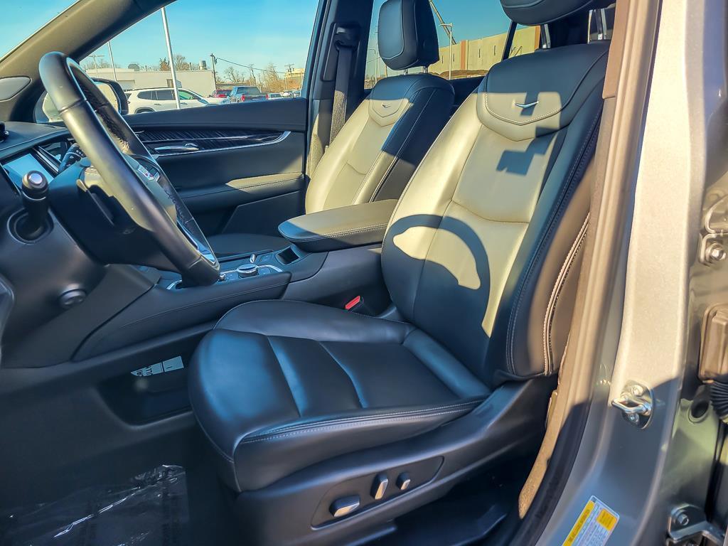 used 2025 Cadillac XT6 car, priced at $41,377