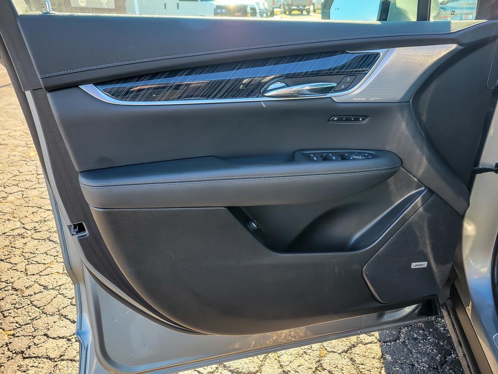 used 2025 Cadillac XT6 car, priced at $41,377