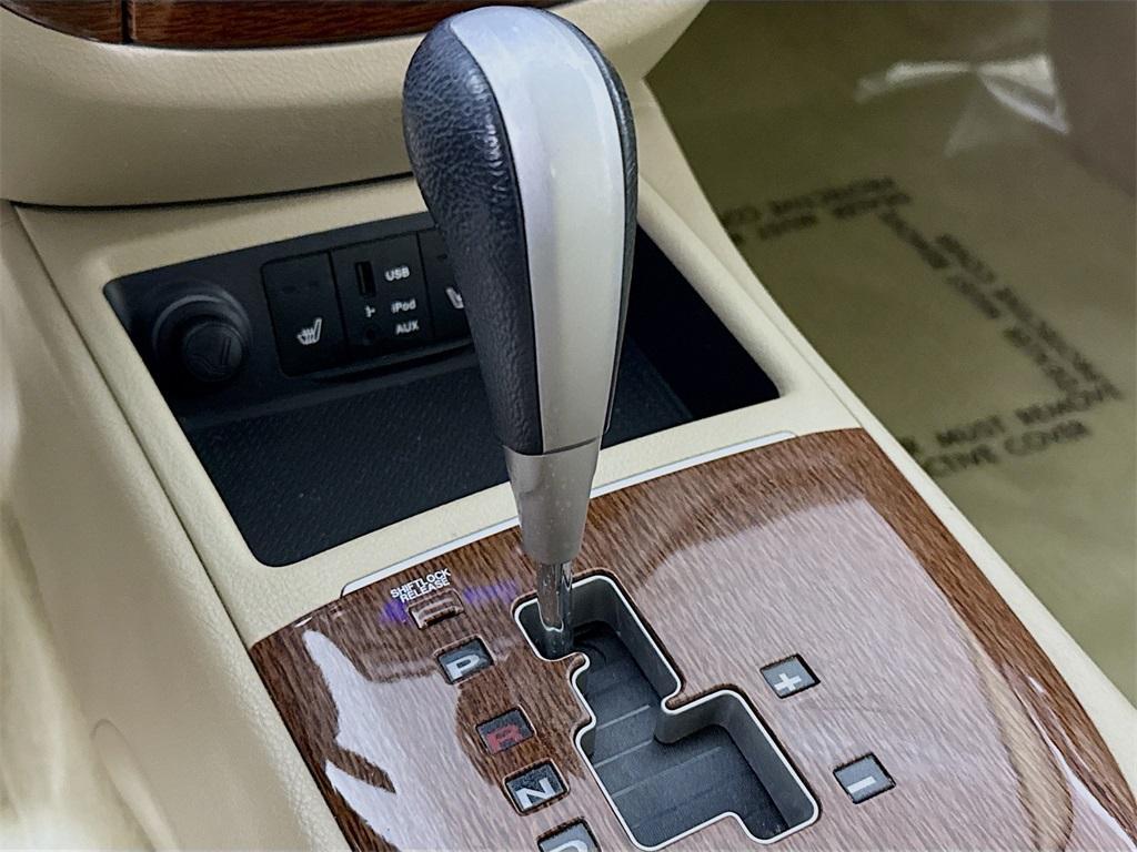 used 2009 Hyundai Santa Fe car, priced at $8,996