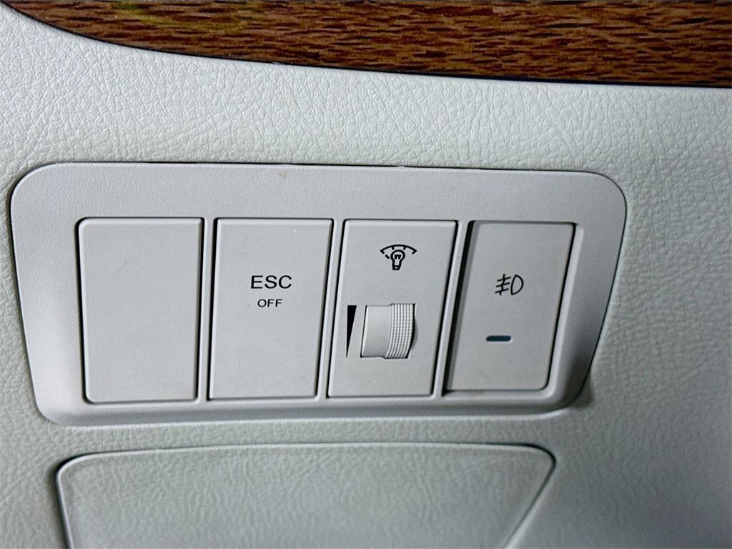 used 2009 Hyundai Santa Fe car, priced at $8,996