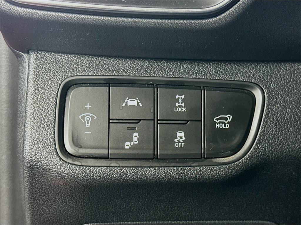 used 2020 Hyundai Santa Fe car, priced at $16,998