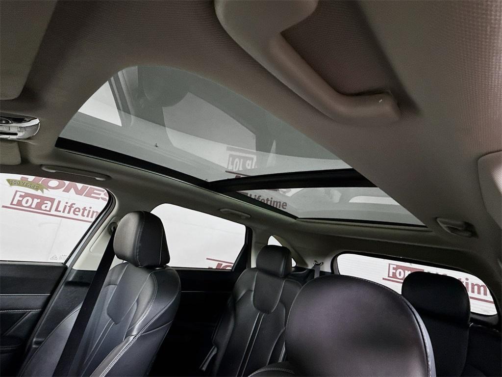 used 2022 Kia Sorento car, priced at $26,899