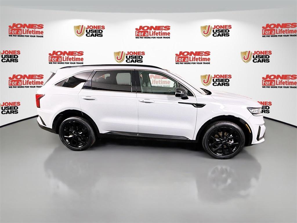 used 2022 Kia Sorento car, priced at $26,899