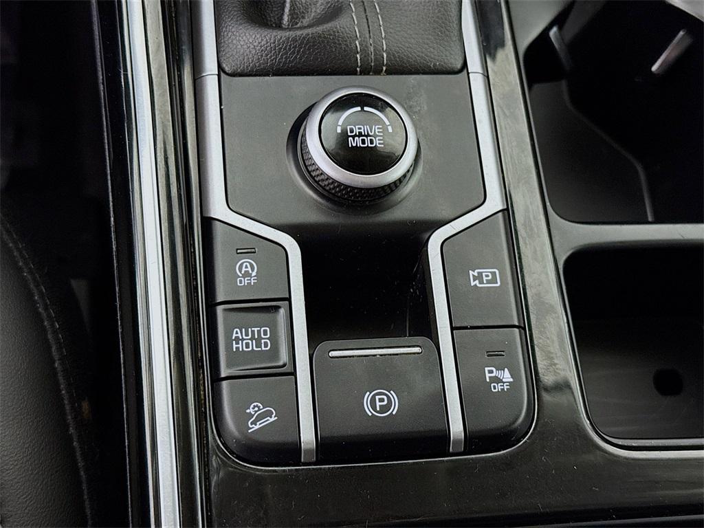 used 2022 Kia Sorento car, priced at $26,899