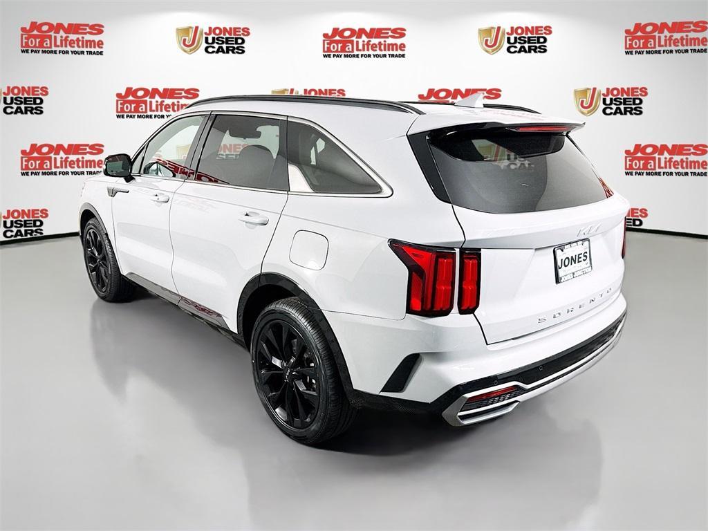 used 2022 Kia Sorento car, priced at $26,899