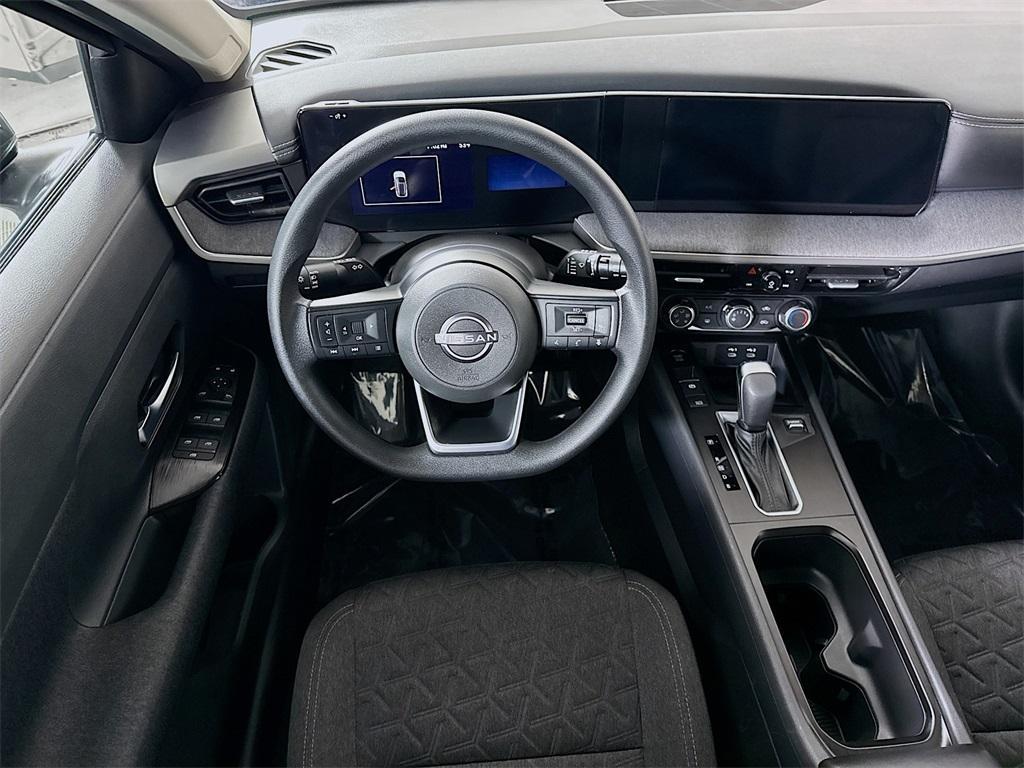 used 2025 Nissan Kicks car