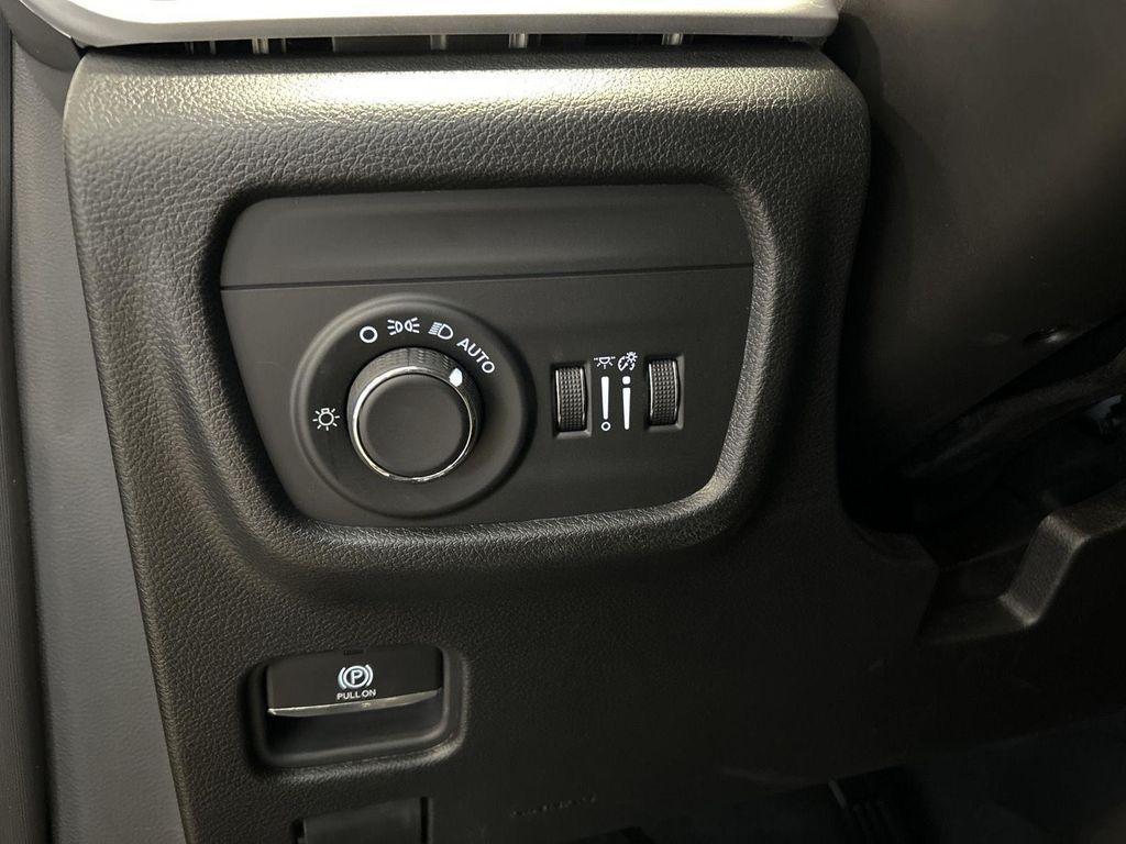used 2025 Jeep Grand Cherokee car, priced at $35,000