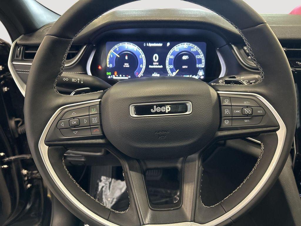 used 2025 Jeep Grand Cherokee car, priced at $35,000