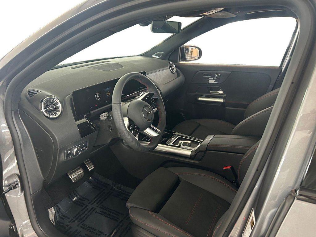 new 2025 Mercedes-Benz GLA 250 car, priced at $55,520