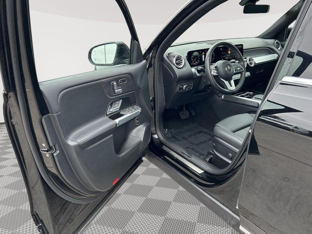 used 2023 Mercedes-Benz GLB 250 car, priced at $40,000