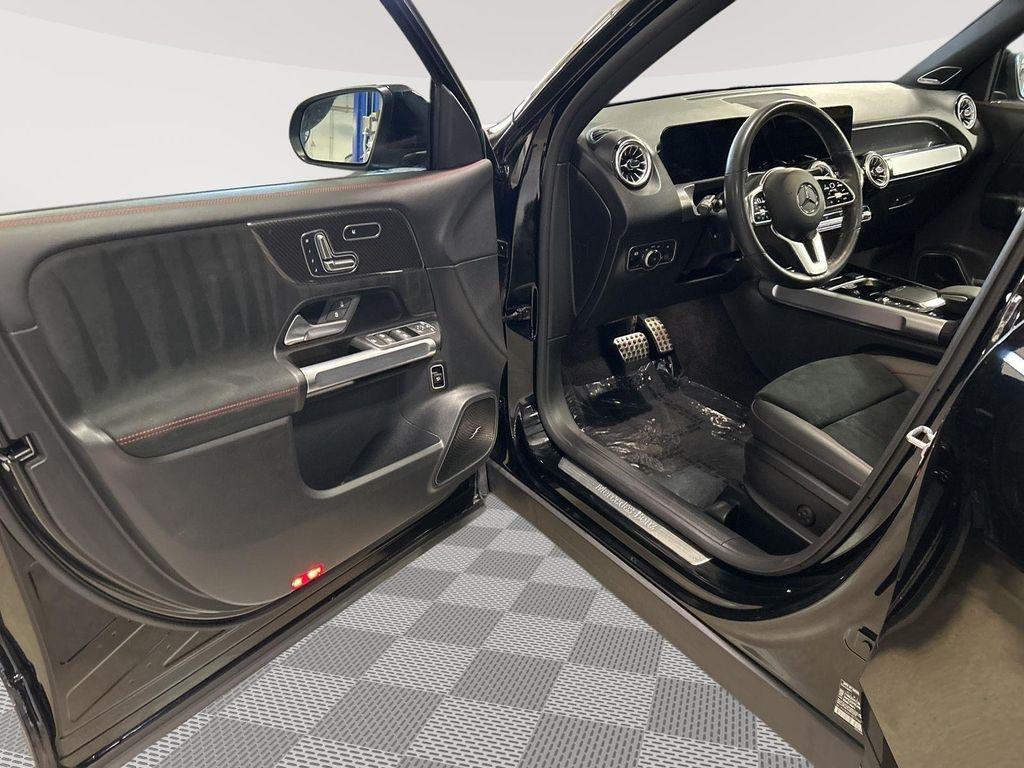 used 2023 Mercedes-Benz GLB 250 car, priced at $40,000