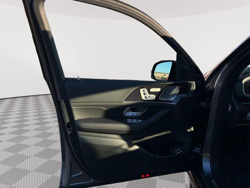 new 2026 Mercedes-Benz GLE 450 car, priced at $90,450