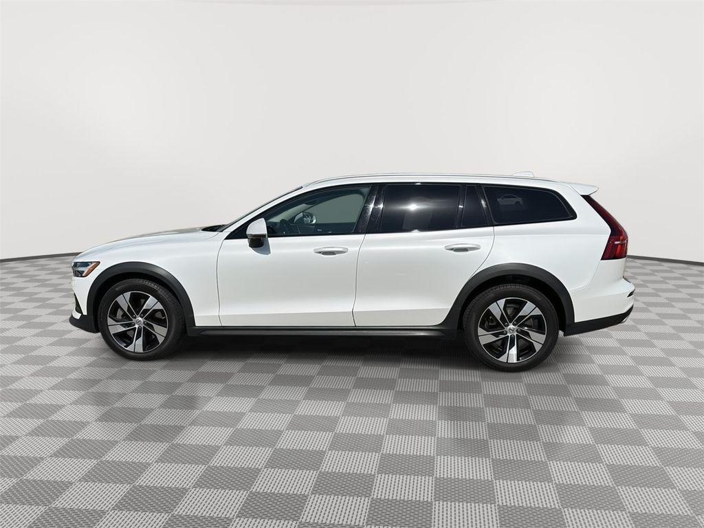 used 2022 Volvo V60 Cross Country car, priced at $33,900