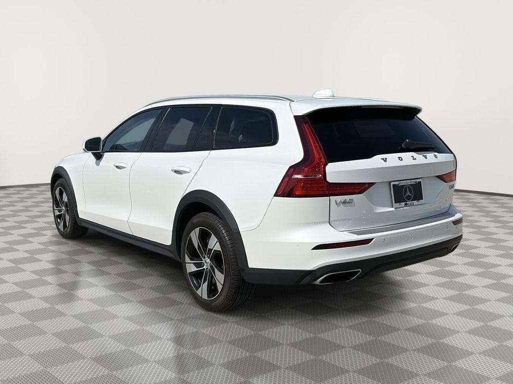 used 2022 Volvo V60 Cross Country car, priced at $33,900