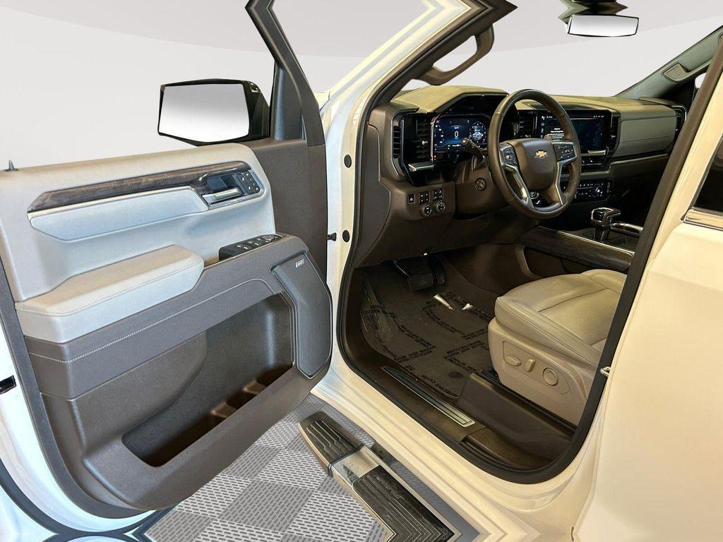 used 2025 Chevrolet Silverado 1500 car, priced at $50,900