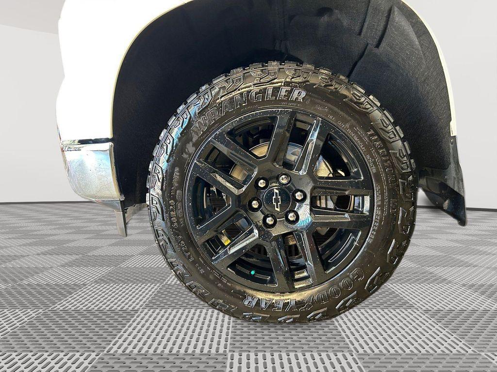 used 2025 Chevrolet Silverado 1500 car, priced at $50,900