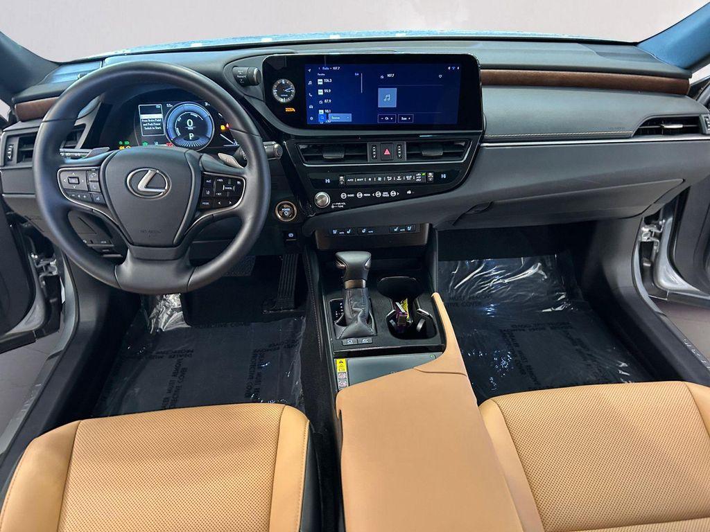 used 2025 Lexus ES 300h car, priced at $42,000