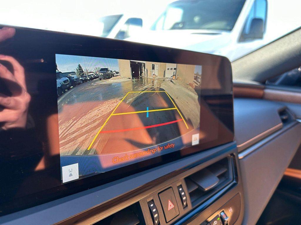 used 2025 Lexus ES 300h car, priced at $42,000