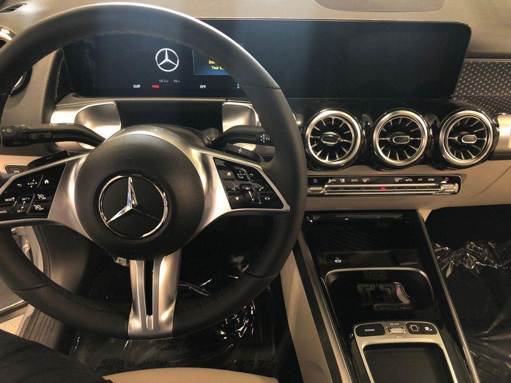 new 2025 Mercedes-Benz GLB 250 car, priced at $54,945