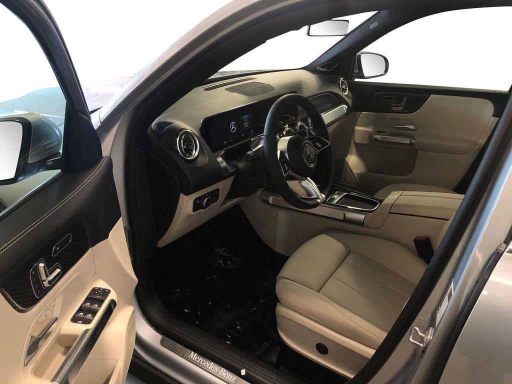 new 2025 Mercedes-Benz GLB 250 car, priced at $54,945