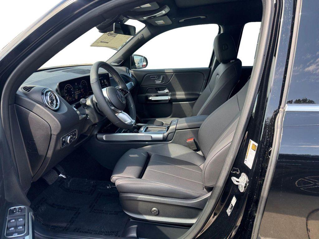 new 2026 Mercedes-Benz GLB 250 car, priced at $52,995