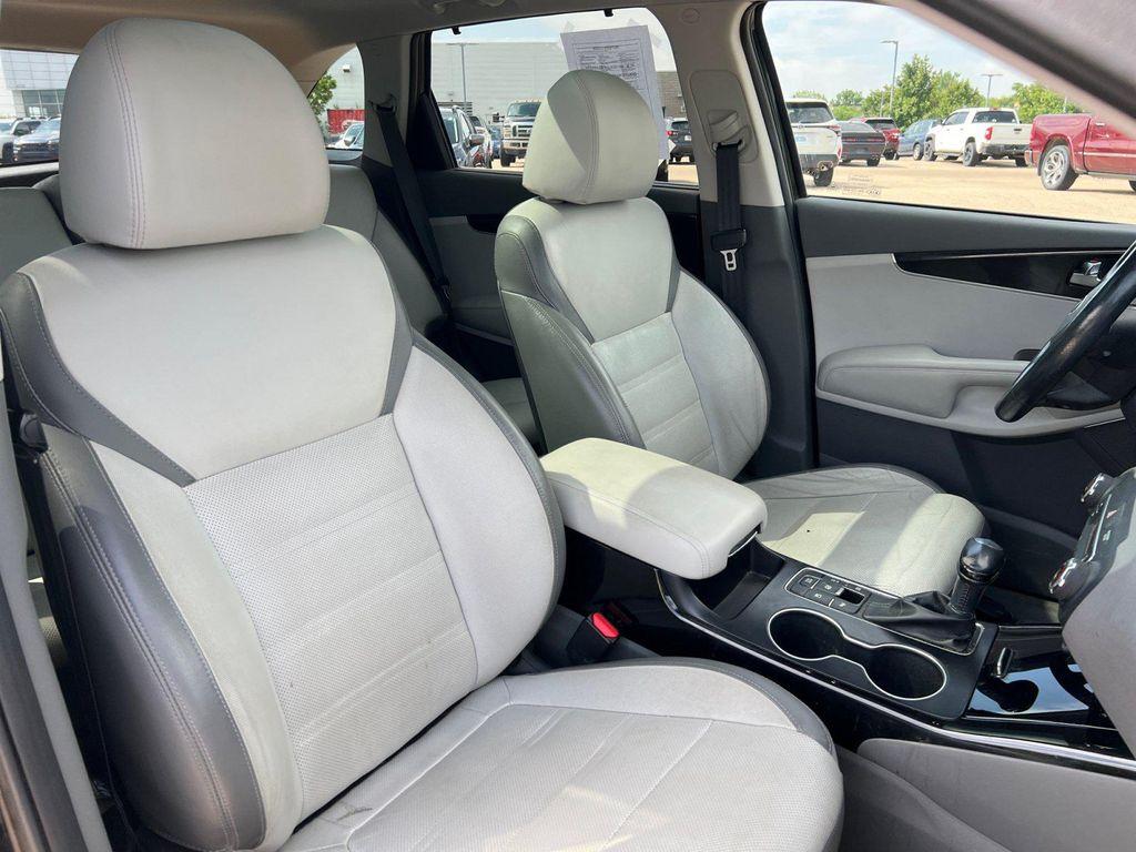 used 2019 Kia Sorento car, priced at $22,790