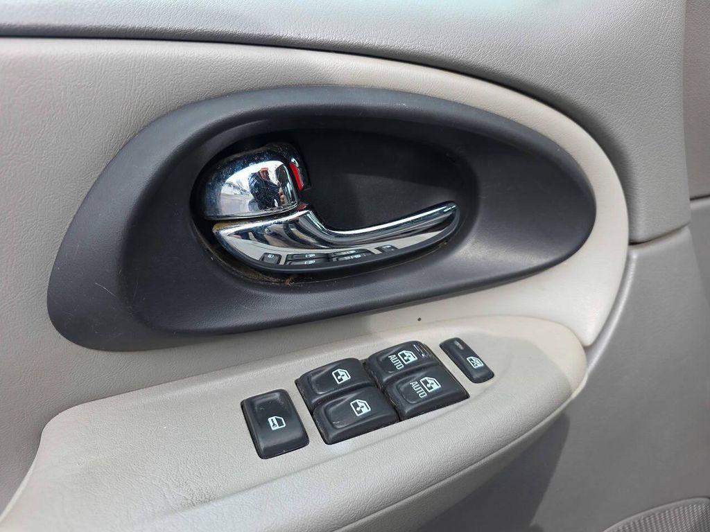 used 2007 Chevrolet TrailBlazer car, priced at $4,000