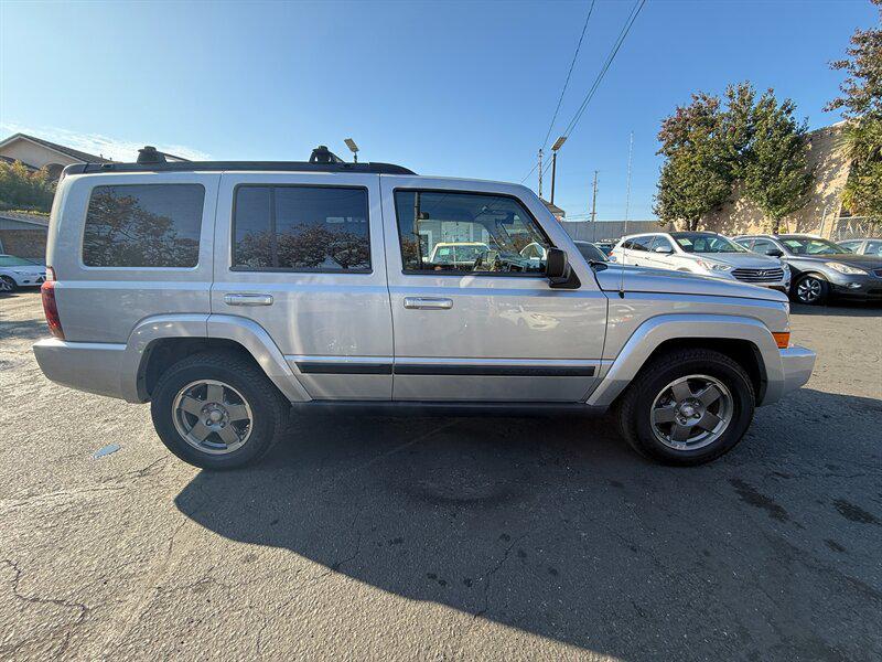 used 2007 Jeep Commander car, priced at $5,995