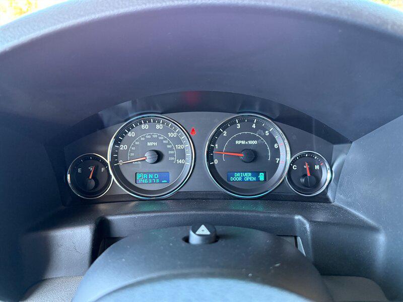 used 2007 Jeep Commander car, priced at $5,995