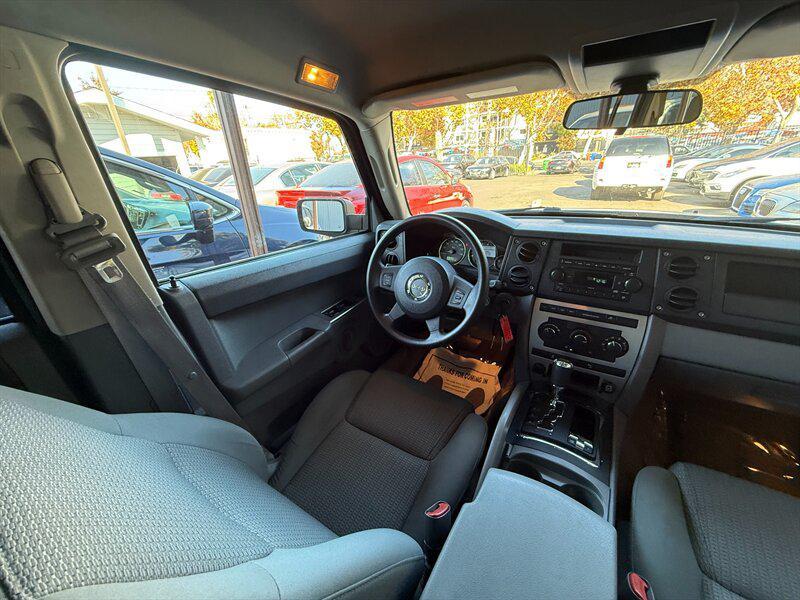 used 2007 Jeep Commander car, priced at $5,995