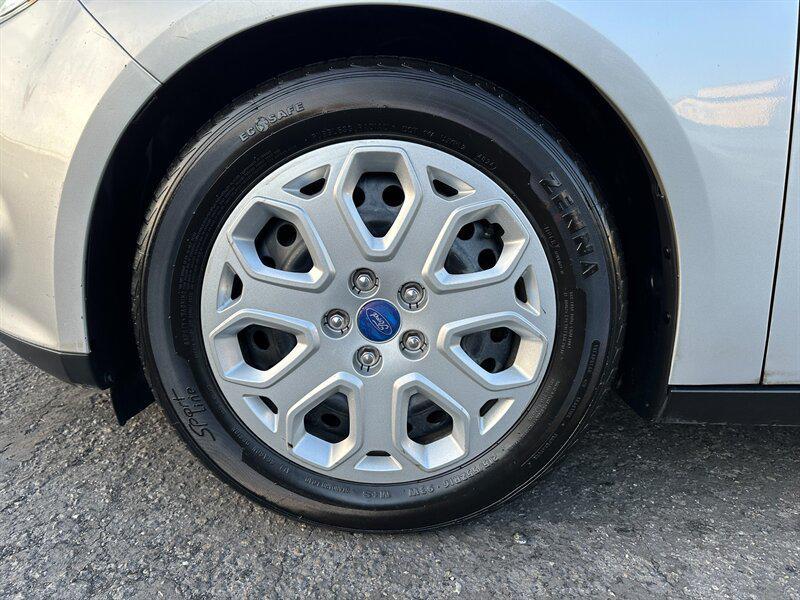 used 2012 Ford Focus car, priced at $4,995