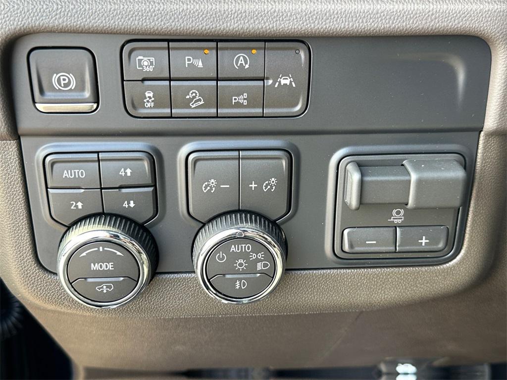 new 2026 Chevrolet Suburban car, priced at $76,613