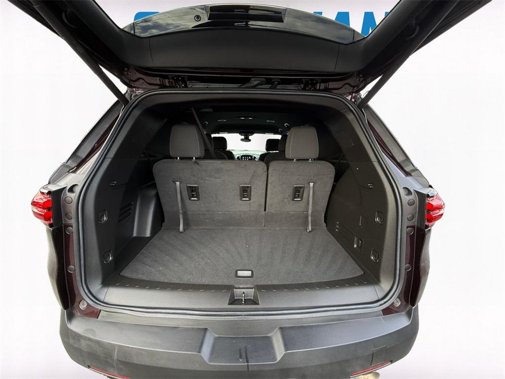 used 2023 Chevrolet Traverse car, priced at $30,000