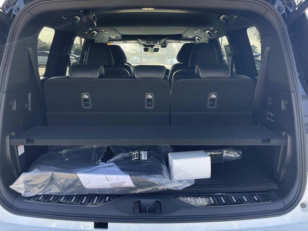 new 2026 INFINITI QX80 car, priced at $117,920