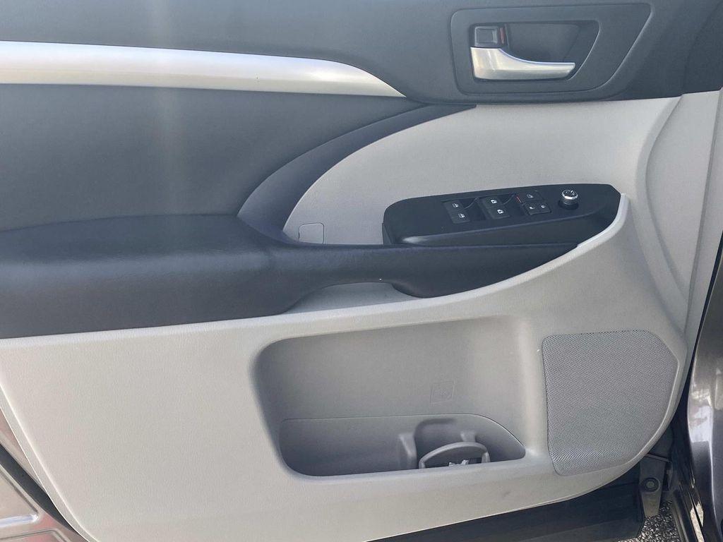 used 2019 Toyota Highlander car, priced at $18,988
