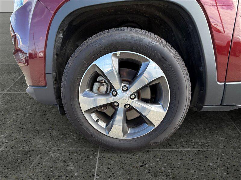 used 2019 Jeep Cherokee car, priced at $15,999