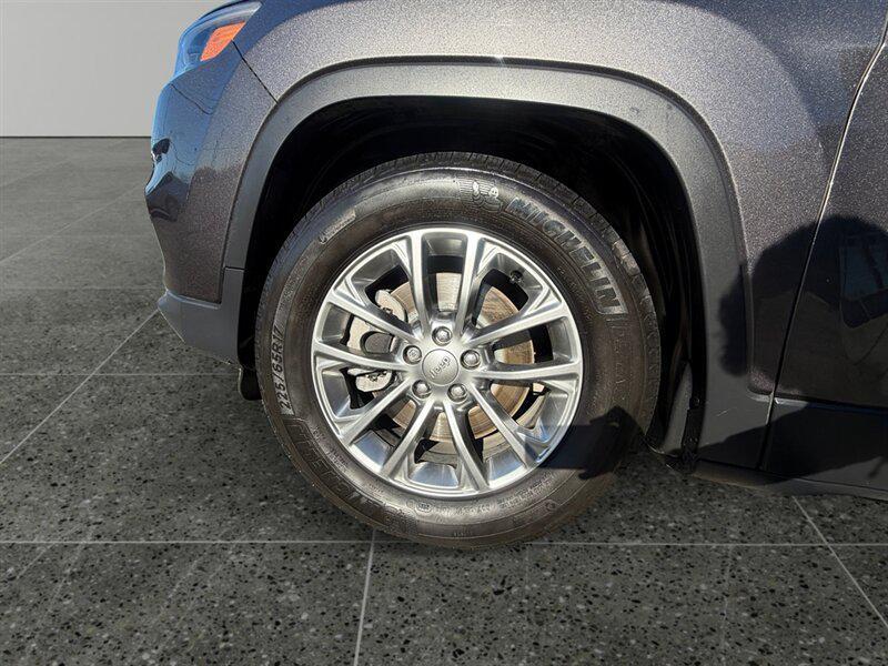 used 2019 Jeep Cherokee car, priced at $13,590