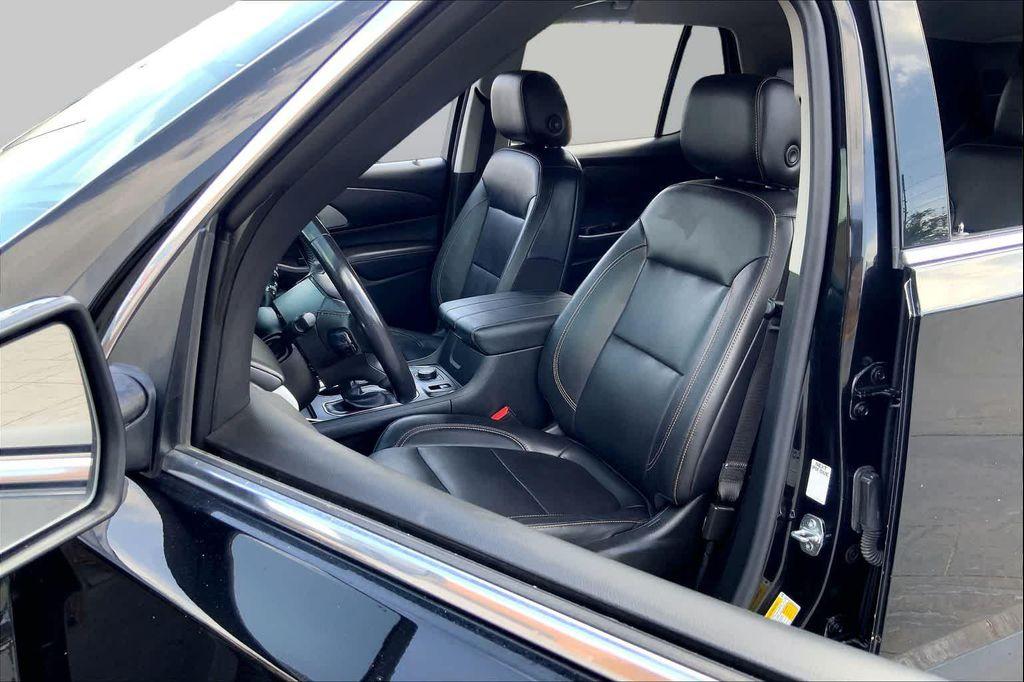 used 2021 Chevrolet Traverse car, priced at $18,715