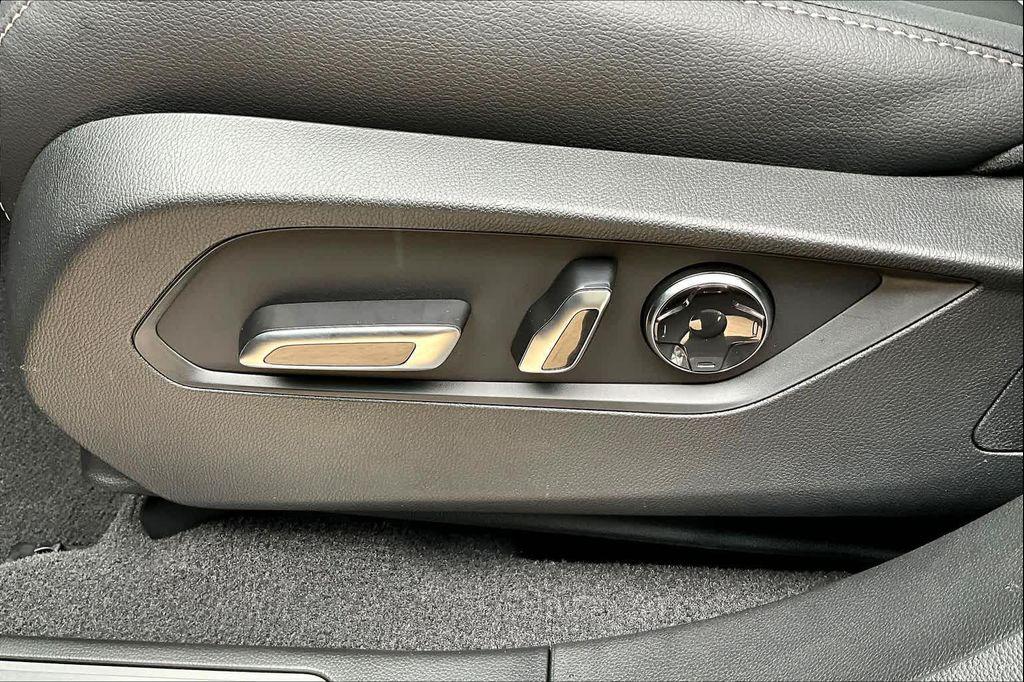 new 2026 Acura RDX car, priced at $47,375